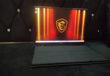 MSI Titan 18 HX Ai Ultra 9 285HX 64gb ram 4TB SSD 24GB