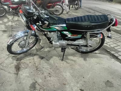 Good condition motorcycle for sale in gujrat