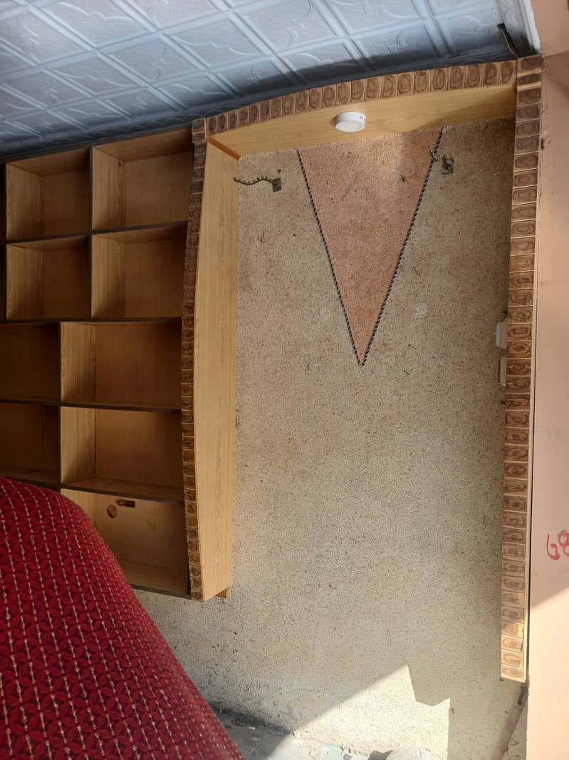 کپڑوں کی الماری ساتھ2 کونٹر  2دوکانوں کاسٹ آپ ہے ہ 14