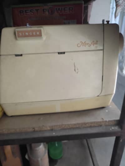 Sewing Machine (Singer)
