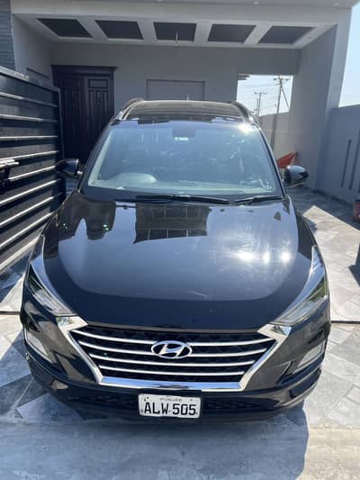 Hyundai Tucsun AWD Top variant