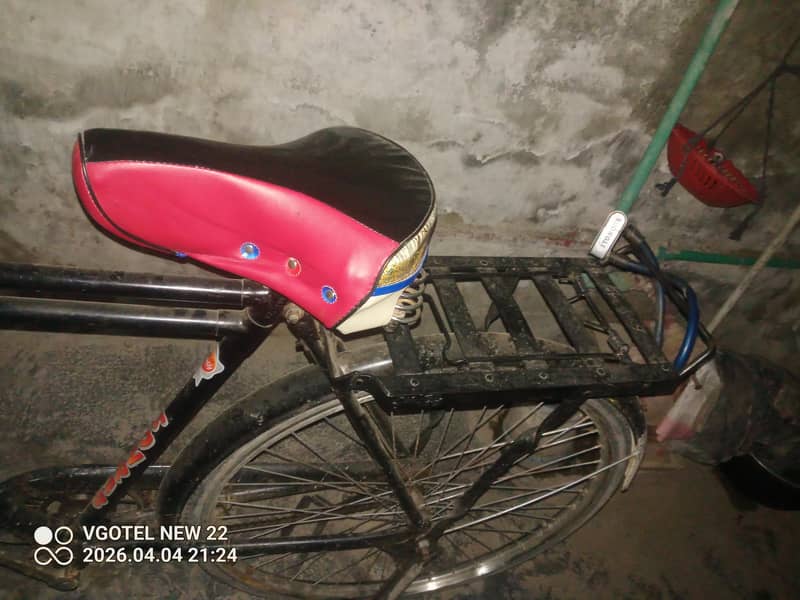 سائیکل فروخت 15 ہزار میں 3