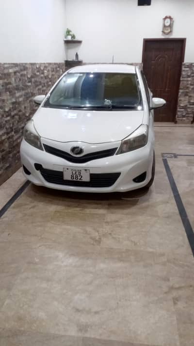 Toyota vitz 2012.15 . 0301 6620407