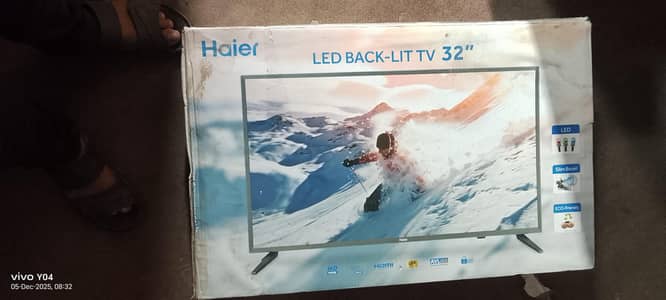 Haier 32 inch led Tv with box