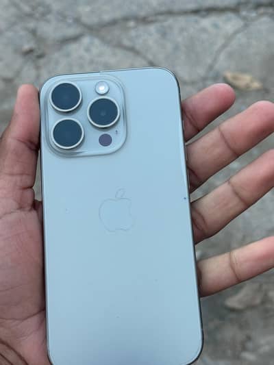 Iphone 15 pro non PTA ( jv ) ha koi bi masla ni ha full ok ha 10/11 ha