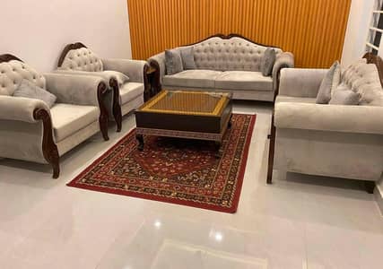 7 seaters sofa with center table