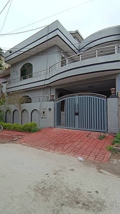 10 Marla 3 bed House For sale VIP prime location   Near the Main Access  water Bor Gas installed
