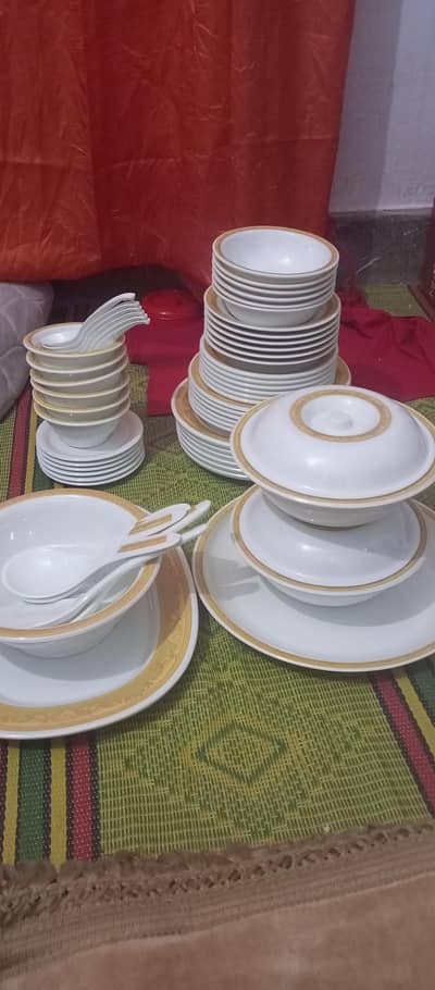 Premium Quality Dinner Set For Sale