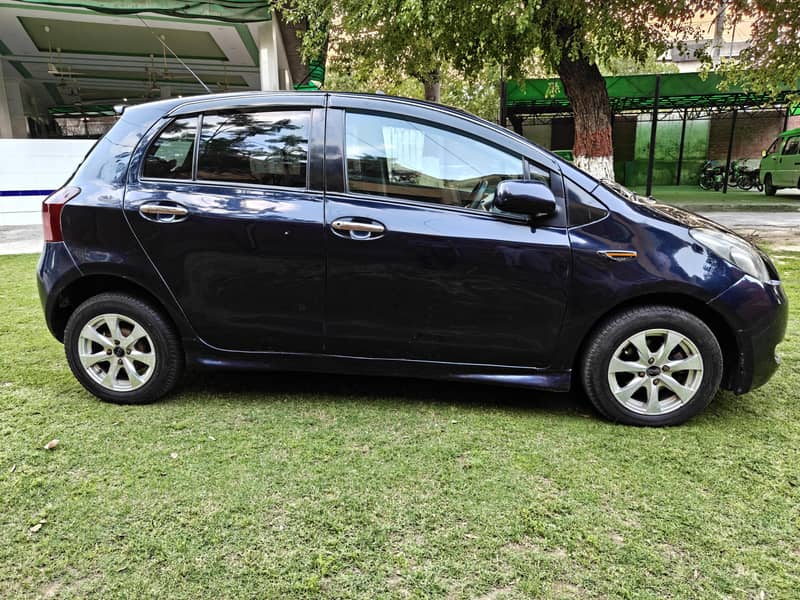 Toyota vitz 2006/8 in excellent condition - Cars - 1112635388