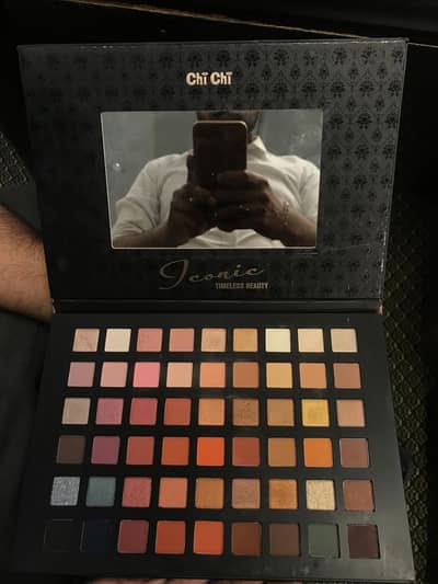 chi chi 54 colours eyes palettes