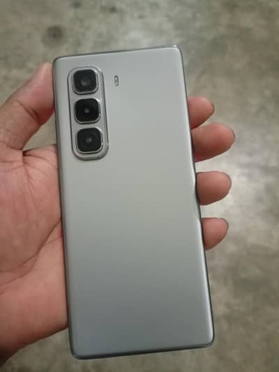 brand new mobile 10 by 10 condition box charger ke sath 10 mah ki war