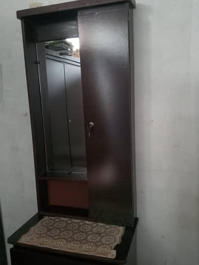 partex Dressing table new condition ha bilkul reasonable price