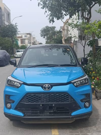 Toyota raize for sale, contact only on whatsapp 03484865987