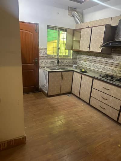 5Marla lower portion for rent park view city Lahore