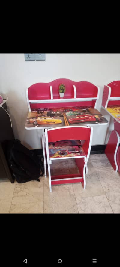 Just like new 2 sets of kids Study table chair