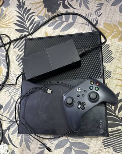 XBox One 512 Gb with controller