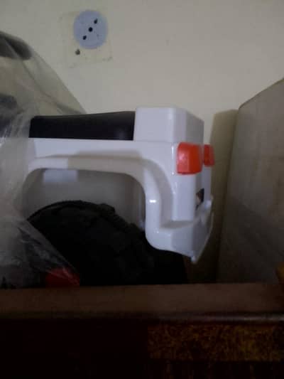 Hi I am selling my car .