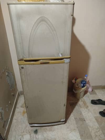 Dawlance Fridge available