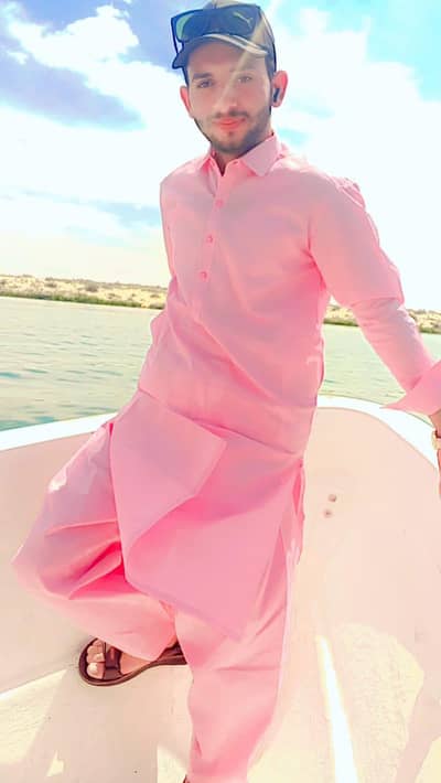 mujhe job ki zarorat ha  agr Kisi ko parsnel apne lea lardky ki zarort