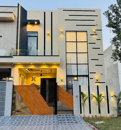 Modern designer Built 5 marla House available for sale Citi Housing Gujranwala