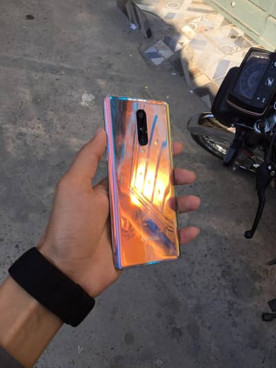 ONE PLUS 8 90 FPS aura glow model