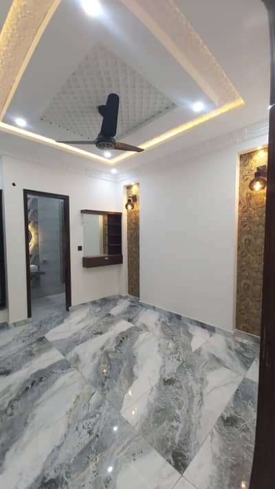 5marla lower portion available for rent in canal Garden lahore