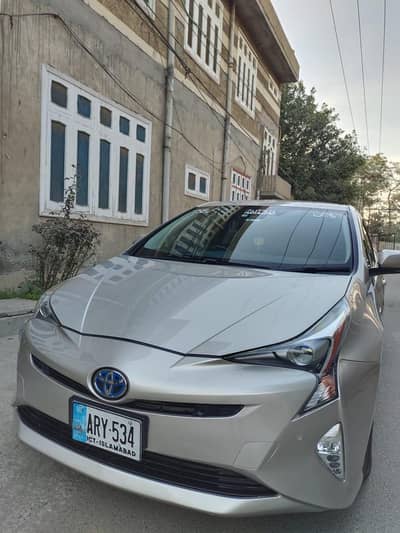 Toyota Prius 2017 A Touring neat condition
