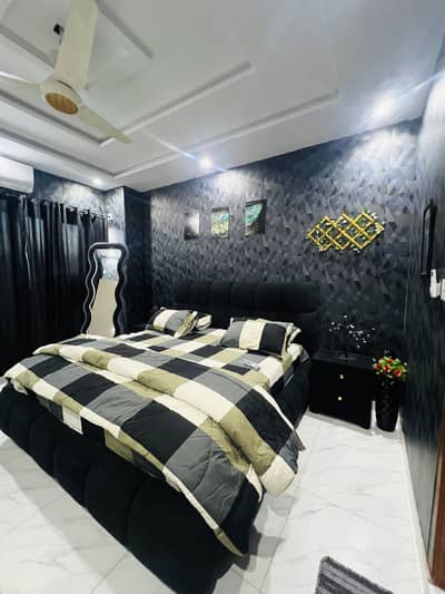 1/One Bed Furnished Flat/Apartment Rent Per day Bahria Town Phase 7/8