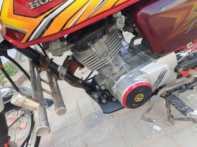 Honda 125 2021 model red