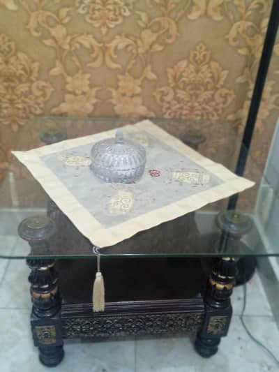 2 side table condition 10 by 10