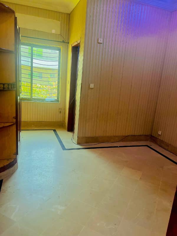 10 Marla Upper Portion With All Basic Necessities 1