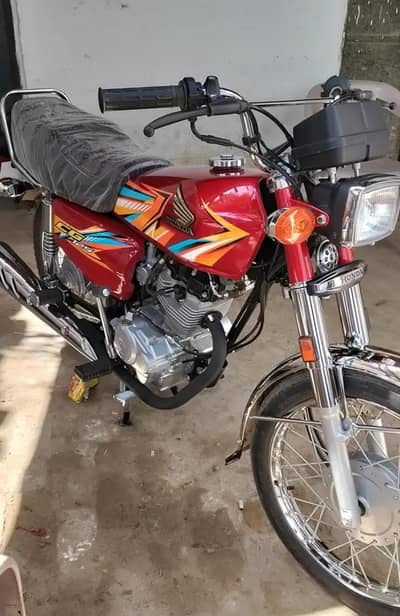 Honda 125 condition 10 by 10 urgent sale