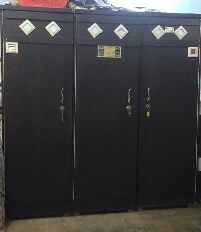 Wardrobe 3Door For Cell