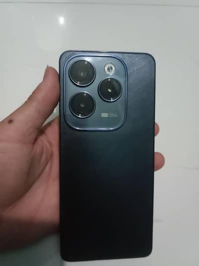 Infinix hot 40 pro gaming phone  8+8 256
