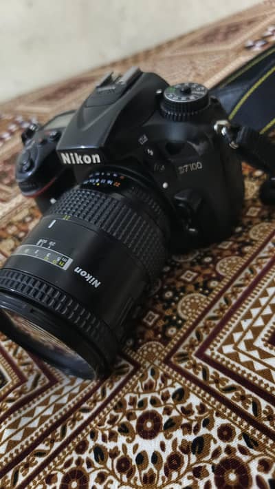 Nikon D7100 With Lens.