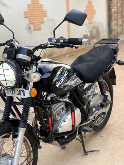 Suzuki GS 2016  0/3/1/7/0/0/2/4/6/2/9