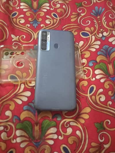 CAMON 17 6/128 with box
