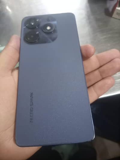 spark 10 pro 8ram 256gb. 03043880862