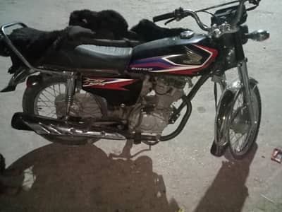 Honda 2017 modle genuine good condition  call watsap 0315.0312711