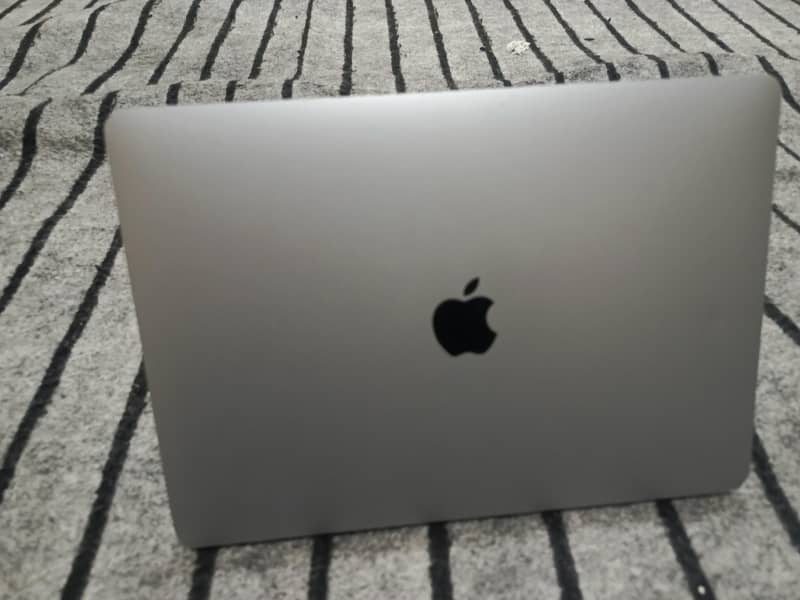 MacBook Pro 1