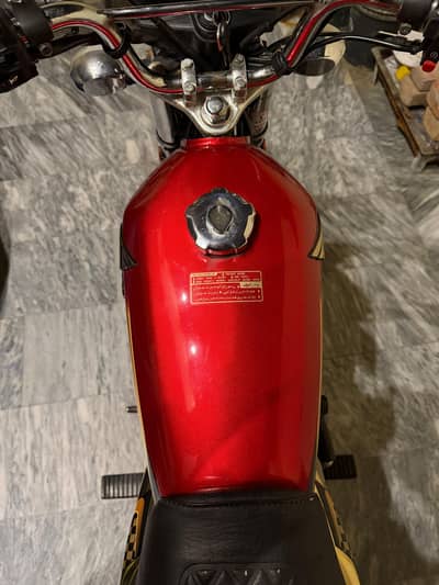 Honda CG125 Special Edition Gold