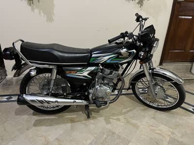 Honda 125 model 2023 total genuine low mileage