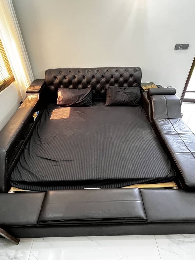 leather bed 0