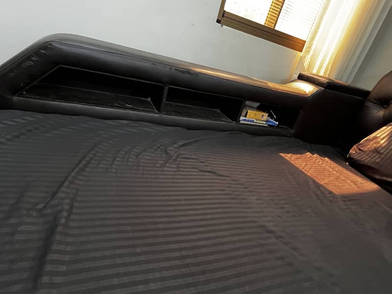 leather bed 4