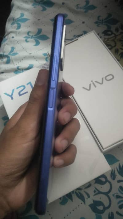 vivo y 21 phone used