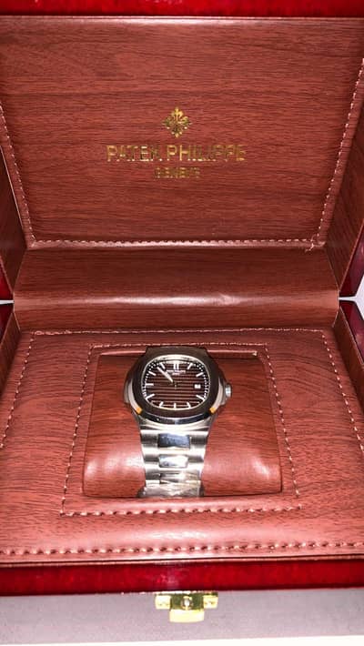 Patek Philippe Nautilus Datejust 3700A - Master