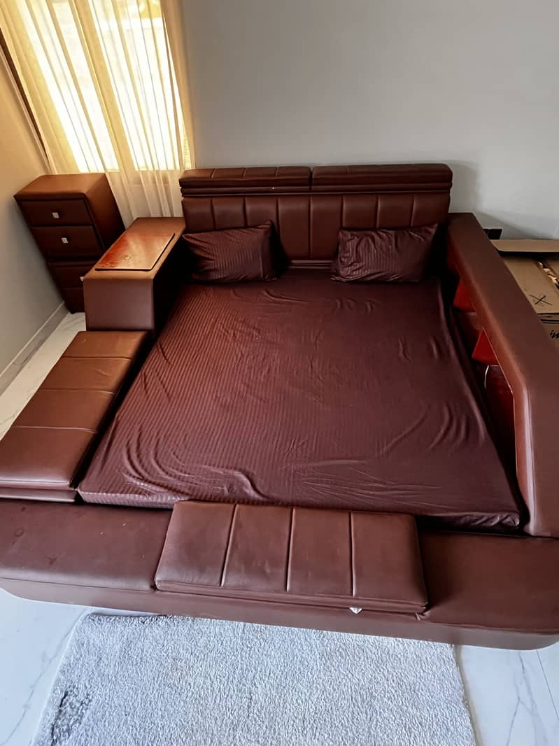 leather bed 0