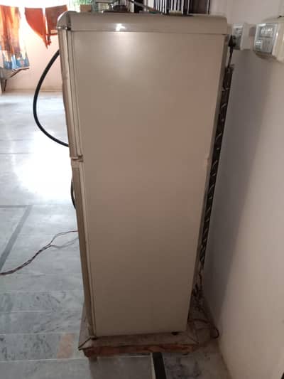 Hair refrigerator 2 door small size.