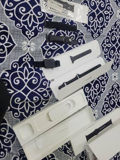 Apple Watch Series SE (1st Gen. )  Complete Box