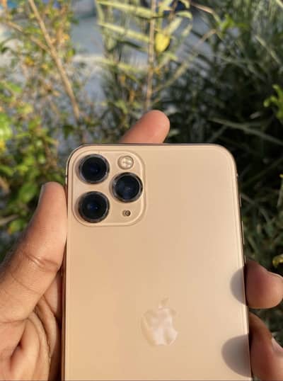 iPhone 11 Pro for Sale (Battery Health 70%) – Box & Charger Included